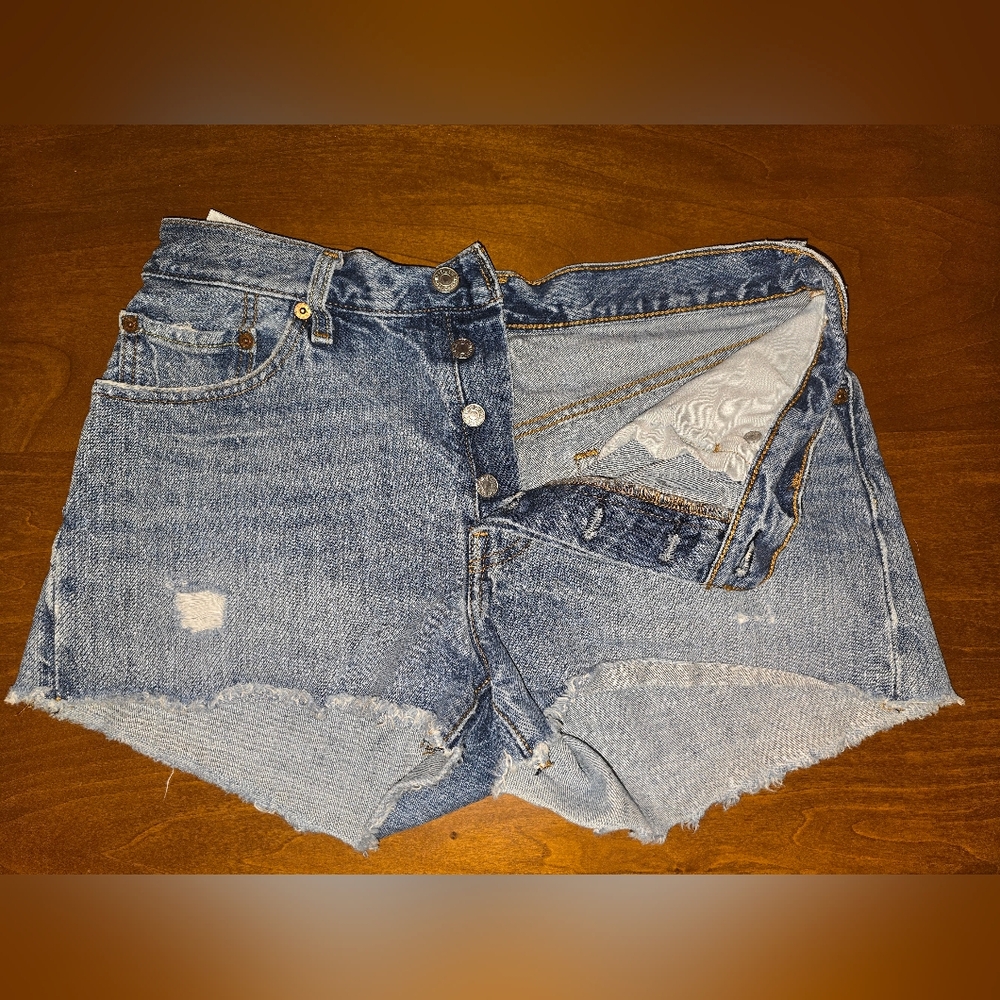 Levi's 501 Women's Shorts Sz 28 - Picture 2 of 6